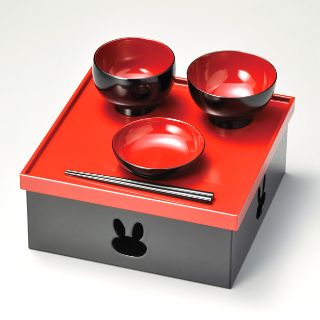 美品 木製 朱塗 梅と竹 金蒔絵 お食い初め 御膳 セット 一式 100