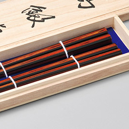 夫婦箸 研き出し推朱 木製　木箱入り