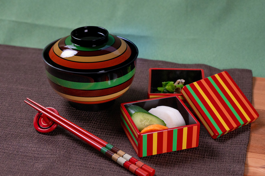 雑煮椀 独楽模様 朱/黒 FC25-5/6 漆器の井助